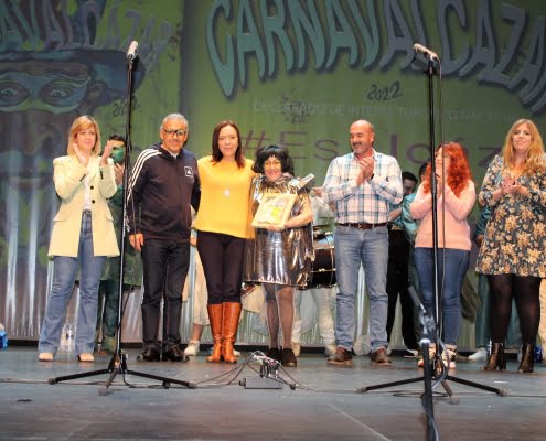 El XXXV Festival de Murgas contó con las actuaciones de “Economía Sumergida”, “Pa mear y no echar gota” y la invitada “Chirigota del Sheriff”, de Cádiz 8