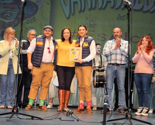 El XXXV Festival de Murgas contó con las actuaciones de “Economía Sumergida”, “Pa mear y no echar gota” y la invitada “Chirigota del Sheriff”, de Cádiz 9