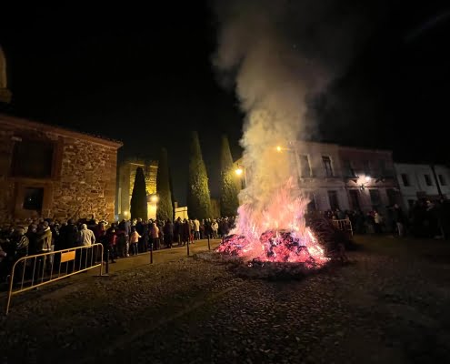 Cálido fin de semana con celebraciones, hogueras y procesión por San Antón 3