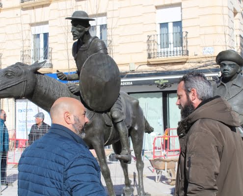 El concejal de Obras revela las novedades de las estatuas de Don Quijote y Sancho Panza 3