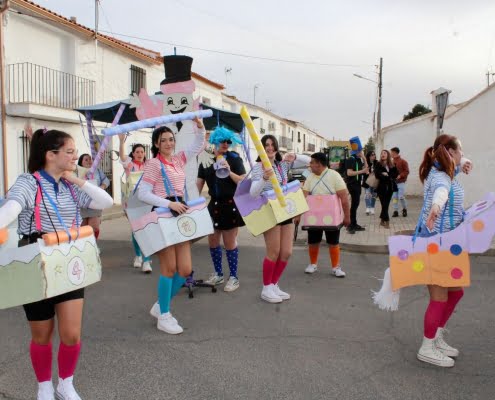 Cinco Casas celebró su desfile de carnaval llenando las calles de diversión y alegría 4