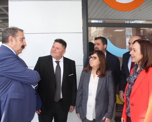 La alcaldesa de Alcázar y el consejero de Sanidad inauguran el mayor centro de odontología de la región, perteneciente al Grupo Catalano 1