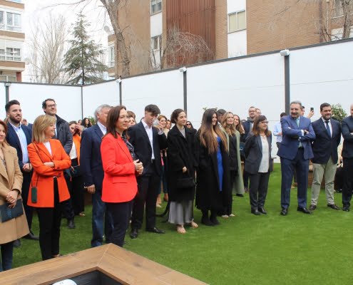 La alcaldesa de Alcázar y el consejero de Sanidad inauguran el mayor centro de odontología de la región, perteneciente al Grupo Catalano 7
