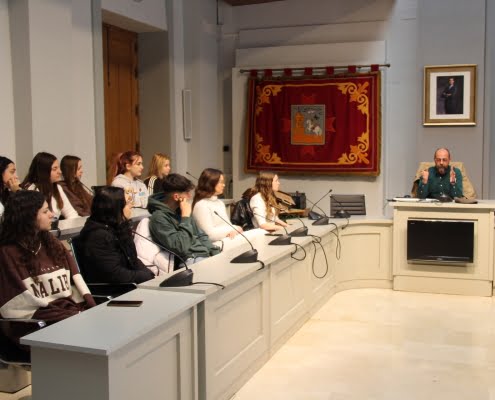 El concejal de Educación recibe en el Salón Noble a los estudiantes italianos de intercambio 4