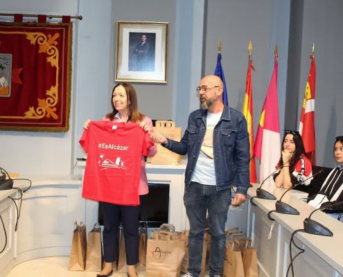 La alcaldesa recibe a veintidós estudiantes italianos de intercambio Erasmus 2