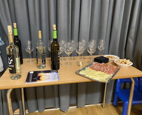 Alrededor de 60 personas participan en el evento “Vino & Locura Cervantina” en la Casa de Cultura 2