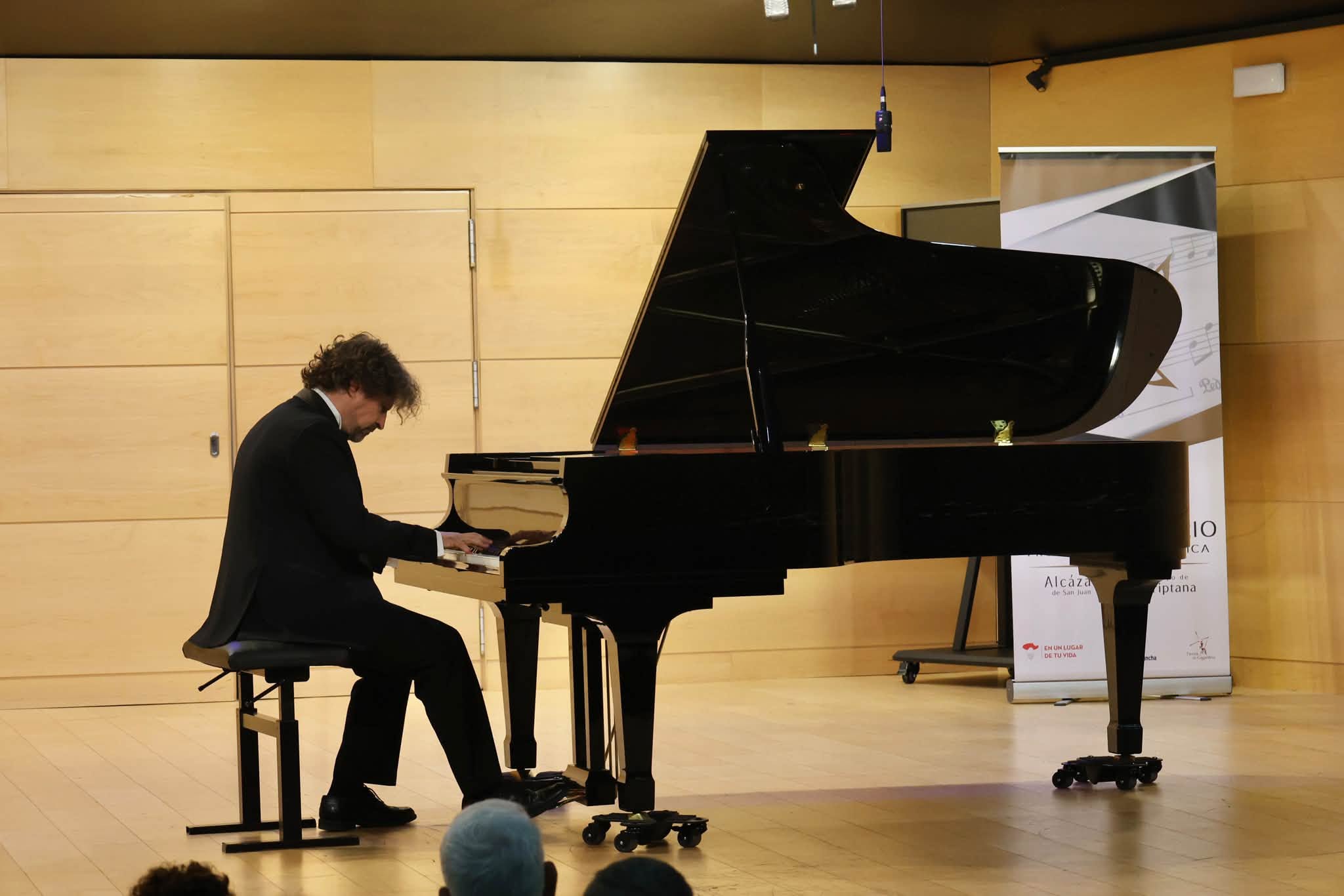 José Luis Nieto rinde homenaje a Manuel de Falla en el Conservatorio de Música de Alcázar de San Juan
